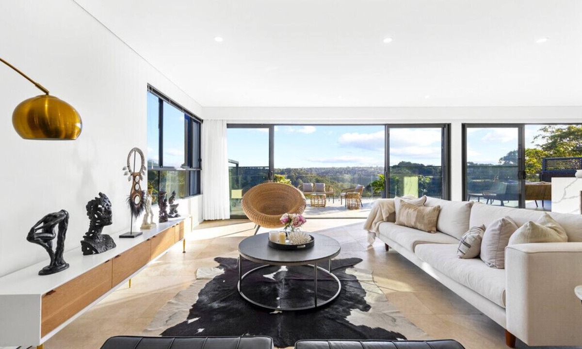 Forestville House | Luxurious 5Bed Sydney Escape w/Pool & Scenic Views- Perfect for Getaway/Retreat