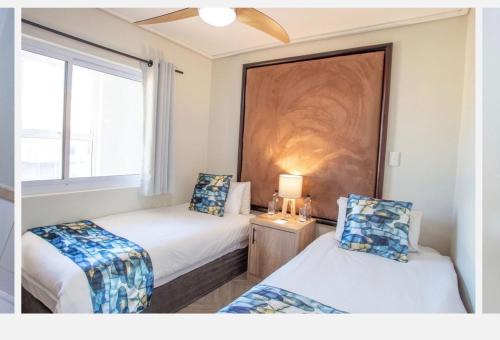 Lagoon Beach Apartment | Luxurious Accessible Apartment in Vibrant Kaapstad