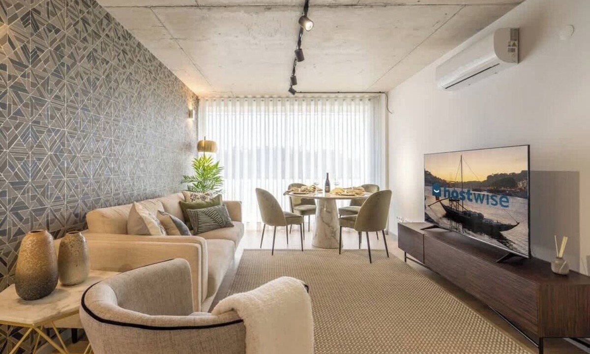 Vila Nova de Gaia Apartment | Luxurious Apartment w/Balcony & Pool by HostWise