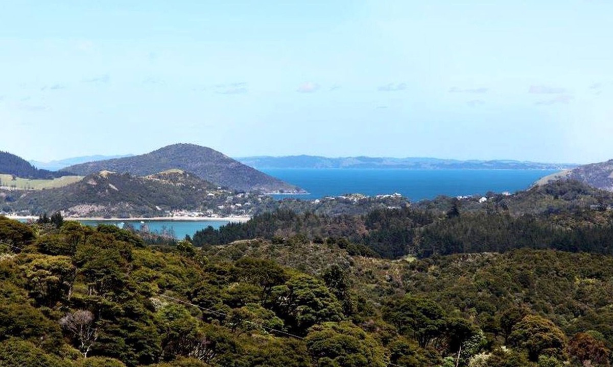 Coromandel House | Luxurious Bed and Breakfast Accommodation with Sea Views in Coromandel, New Zealand