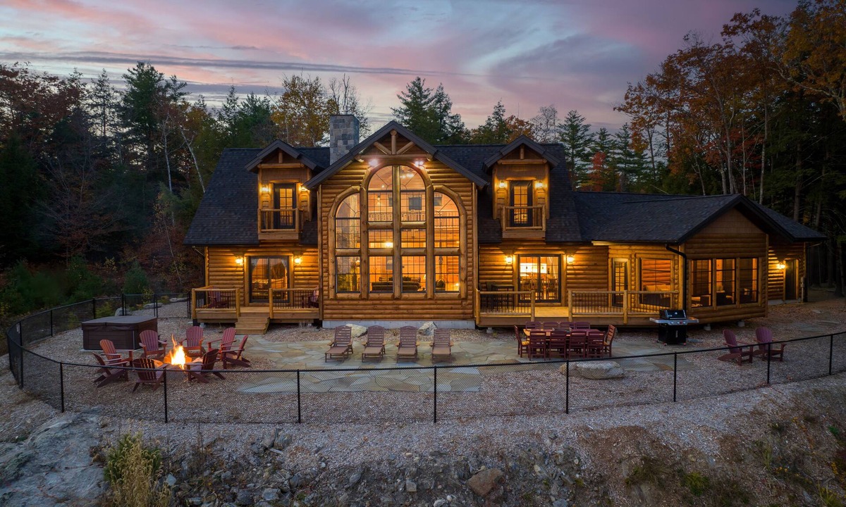 Hebron Cabin | Luxurious Big Bear Log Home at Newfound Lake