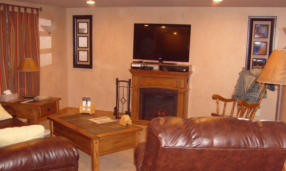 Bigfork Cabin | Luxurious Cabin Retreat - The perfect location for your next vacation!