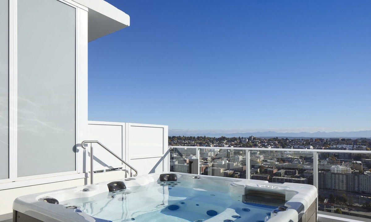 Belltown Hotel | Luxurious Cascades Penthouse: Stunning Views & Exclusive Amenities Await You