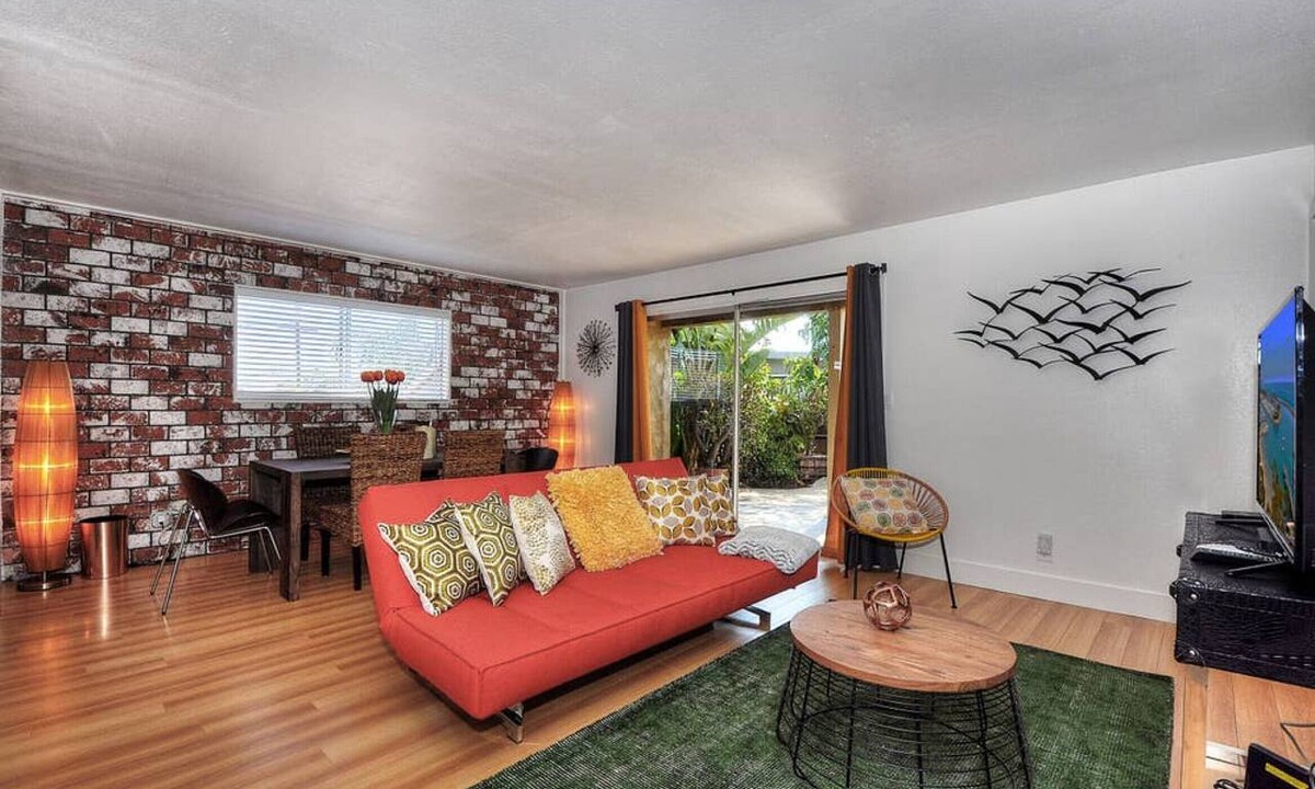 Lantern District Apartment | Luxurious coastal condo with amazing backyard