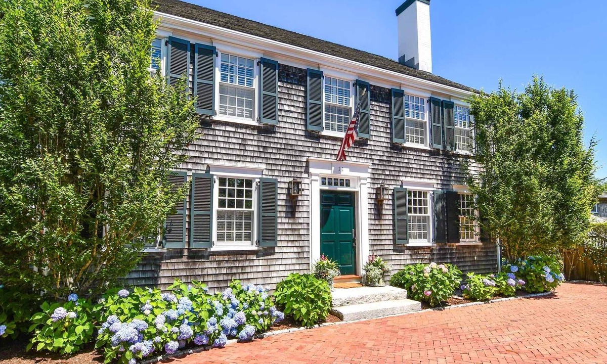 Edgartown House | Luxurious Compound With Pool, Carriage House, Water Views