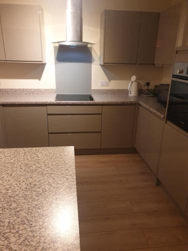 Severn Beach House | Luxurious Dingle Corner