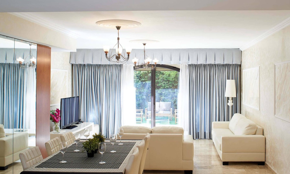 Mamilla Apartment | Luxurious Duplex Garden Parking in David Village