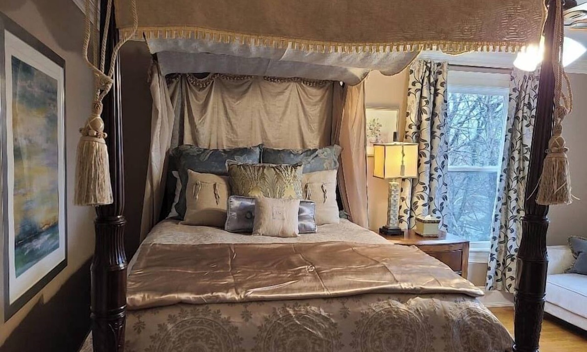 North End Apartment | Luxurious & Elegant With Waterfalls & Water Views