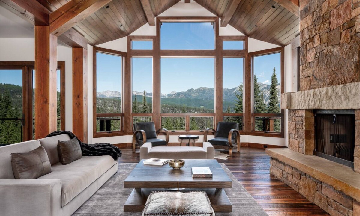 Spanish Peaks House | Luxurious Estate Comfortably Sleeps Up to 12 Guests