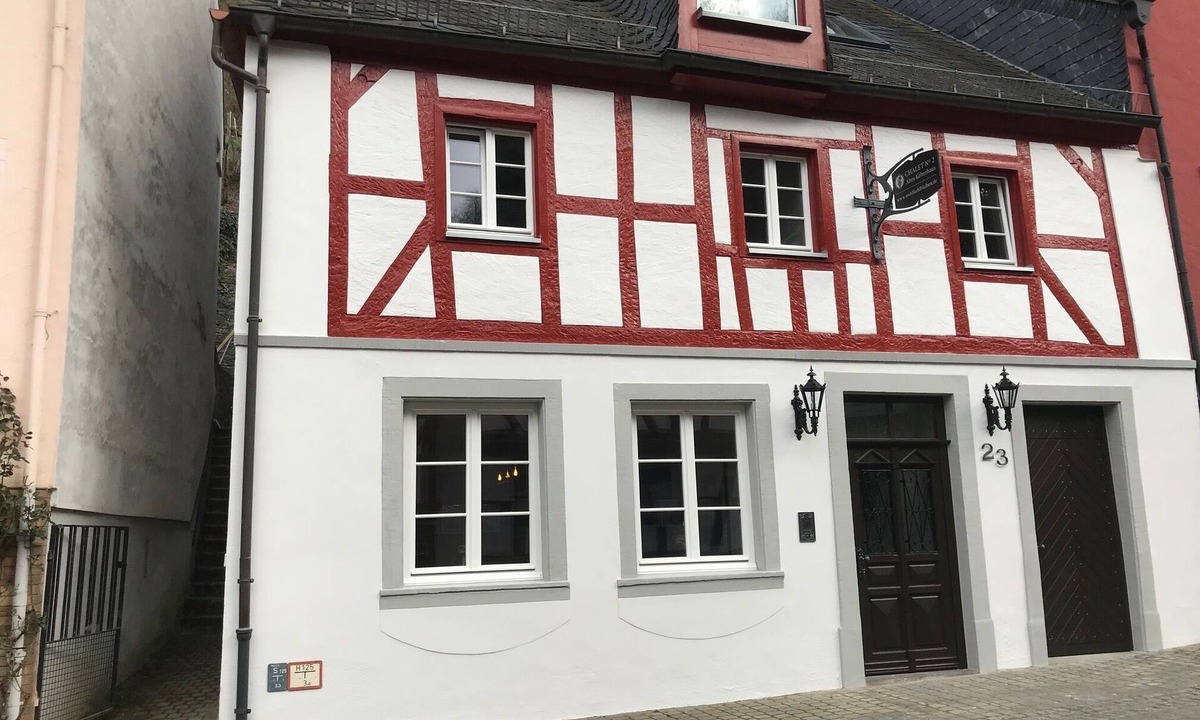 Bernkastel House | Luxurious, feel-good half-timbered house with a terrace and a view of the vineyards