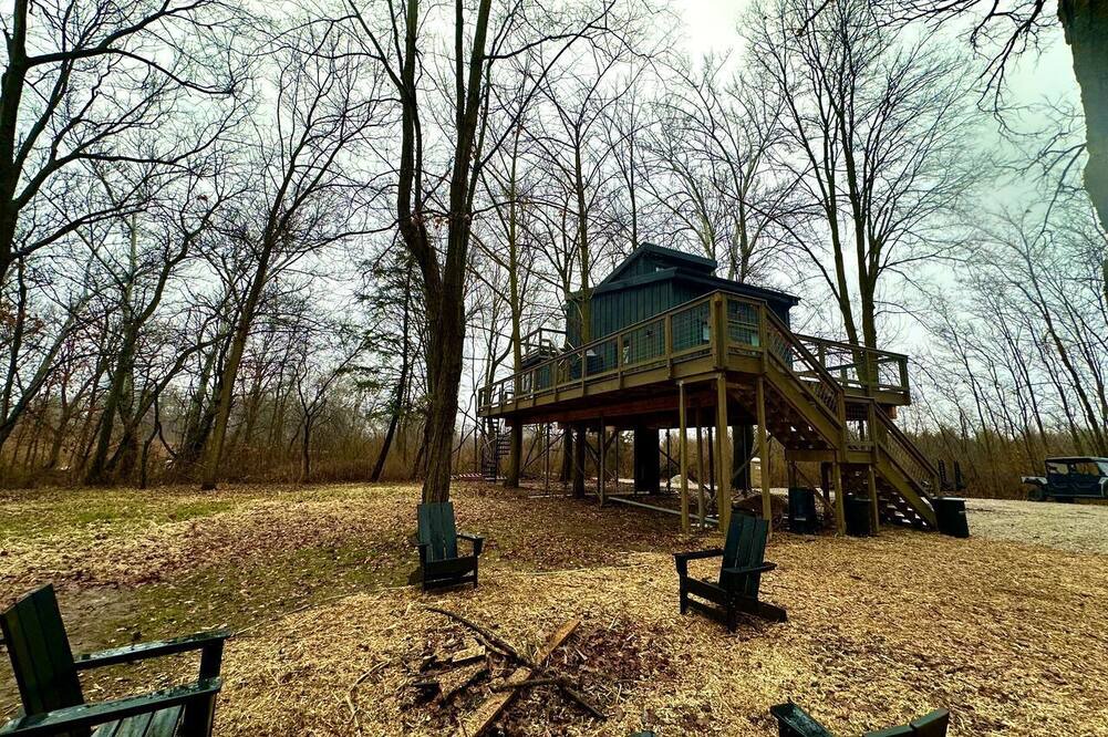 Ottawa Cabin | Luxurious Glamping Tree House at Starved Rock, Perfect for a Weekend Escape from Chicago