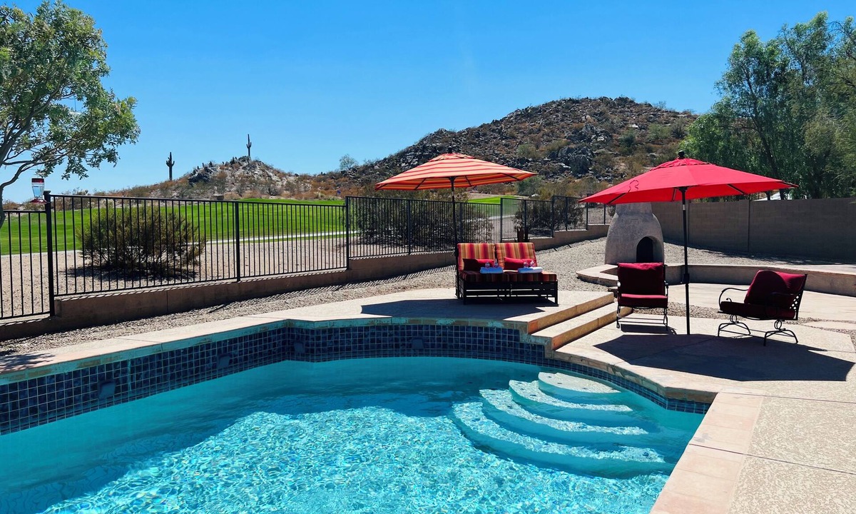 San Tan Valley House | Luxurious Golf Course Views-Private Pool +2 King Suites-Sleeps 8