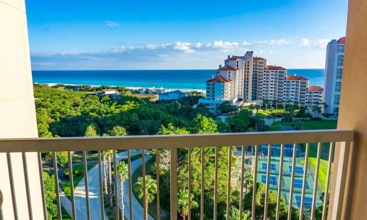 Sandestin Villa | Luxurious Gulf & Bay Views Villa, Steps to Pool & Hot Tub, extra Pool, Bikes Included Ocean Access