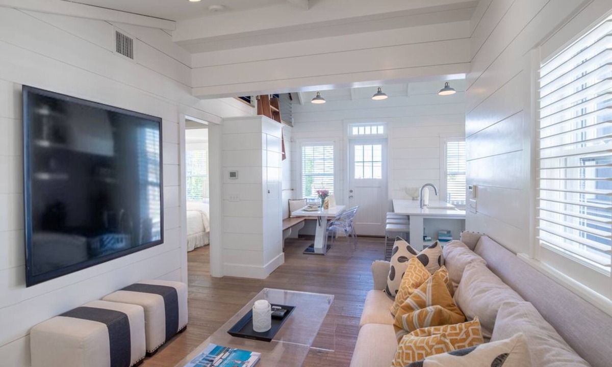 Nantucket Town Cottage | Luxurious Harbor View "Lizzie" Cottage! Walk & bike to everything!
