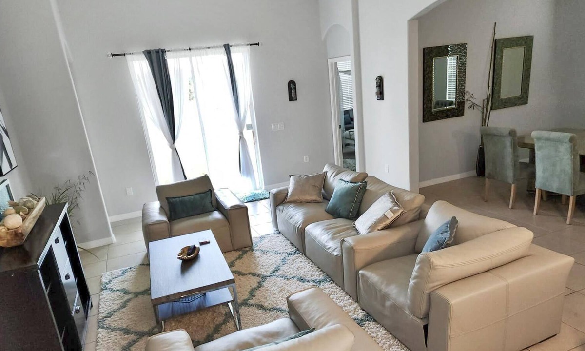 Riverview House | Luxurious home with zen energy. Experience joy.