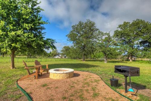 Fredericksburg House | Luxurious & Intimate Cottage in Fred Wine Country!