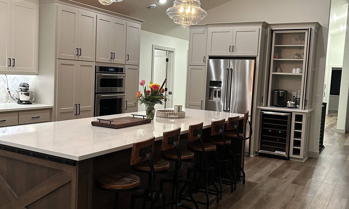 Cold Spring House | Luxurious lake home, new 4 bdrm, 3 bath 2 kitchens modern farmhouse on SRCL.org