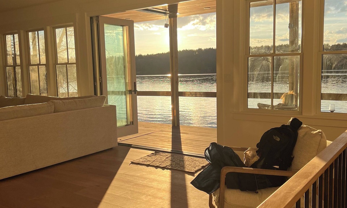 Fitzwilliam House | Luxurious Lakefront 3-bedroom house in Fitzwilliam on Laurel Lake