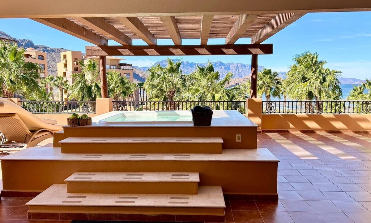 Loreto Resort | Luxurious ocean front 2 bedroom suite with spectacular views