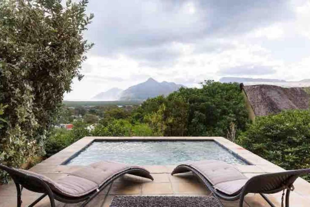 Capri House | Luxurious Peaceful Mountain Retreat-Heated Pool