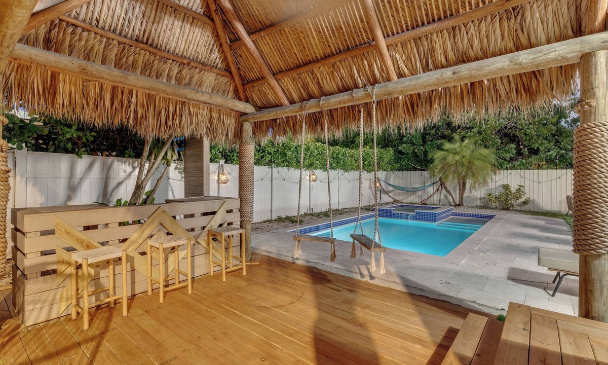 Liberty City House | Luxurious Pool House Meets Tulum at "Casa Azul" – A Private Tropical Escape
