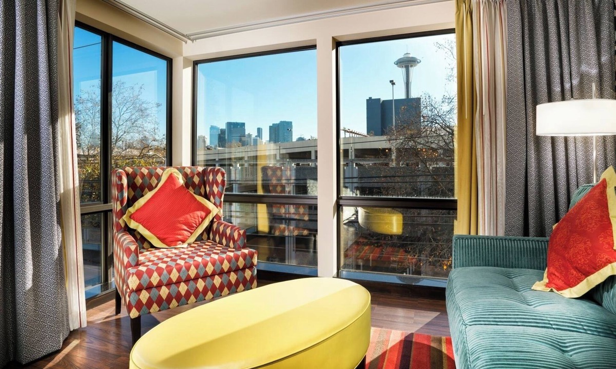 Lower Queen Anne Hotel | Luxurious Prima Donna Suite with Two King Beds in the Heart of Seattle