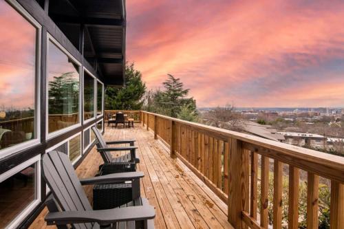 Forest Park House | Luxurious Retreat with Stunning Views Sleeps 16)