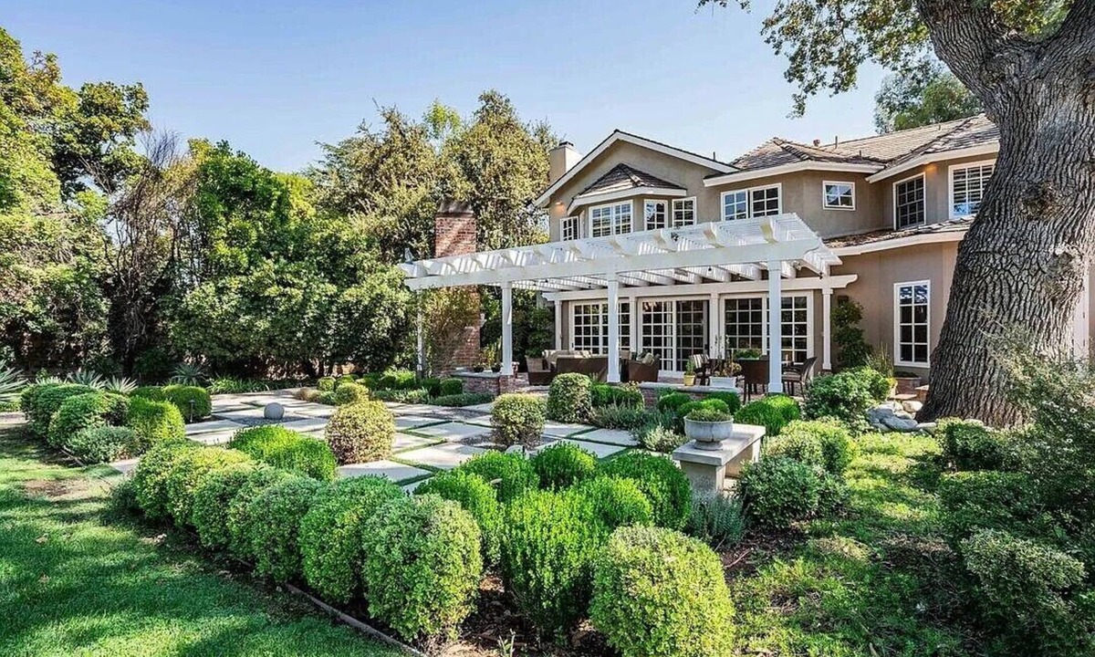 Encino House | Luxurious Serene 5BR Encino Home Oasis