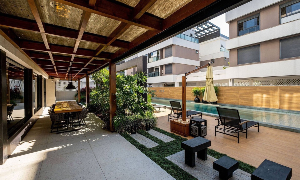 Lagoa Pequena Apartment | Luxurious Studio Right on the Sand in Irb203