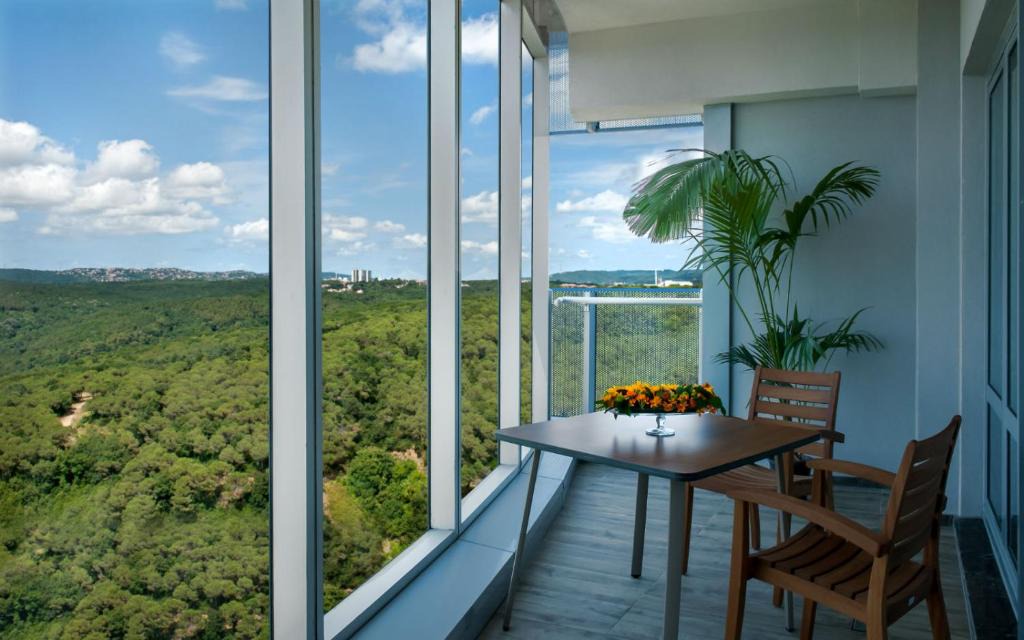 Maslak Apartment | Luxurious Studio with Shared Pool and Refreshing View in Maslak