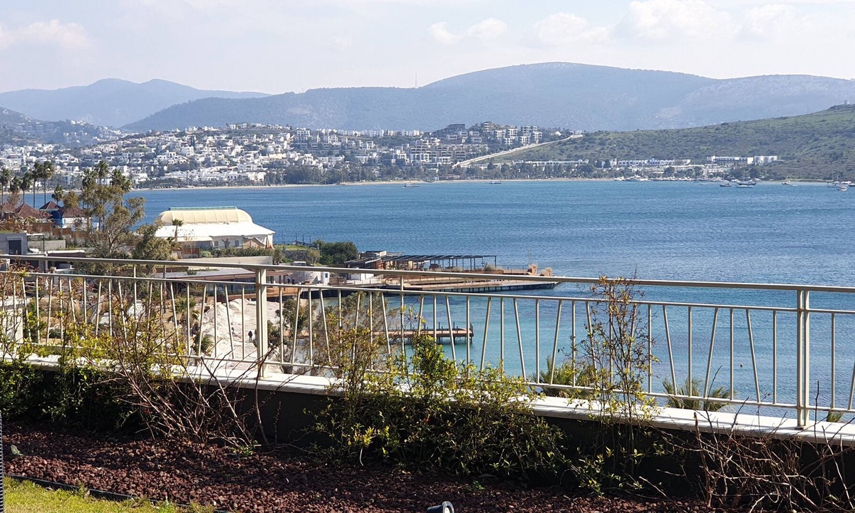 Gumbet Apartment | Luxurious suites with a beautiful view 5 min from the beach.