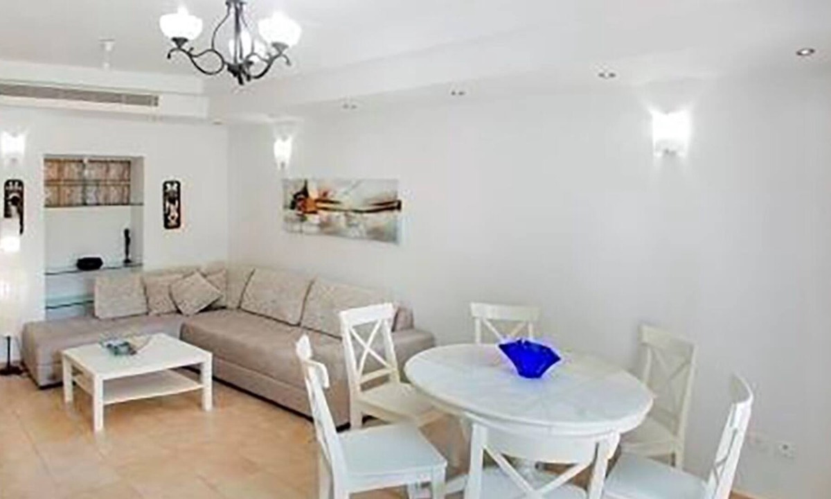 Emek Refaim Apartment | Luxurious two bedroom with garden