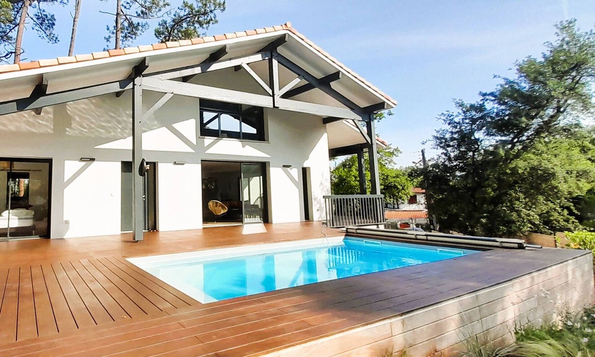 Capbreton Villa | Luxurious Villa: Heated Salt Pool, Petanque, 5 Min to Beaches & Port in Capbreton