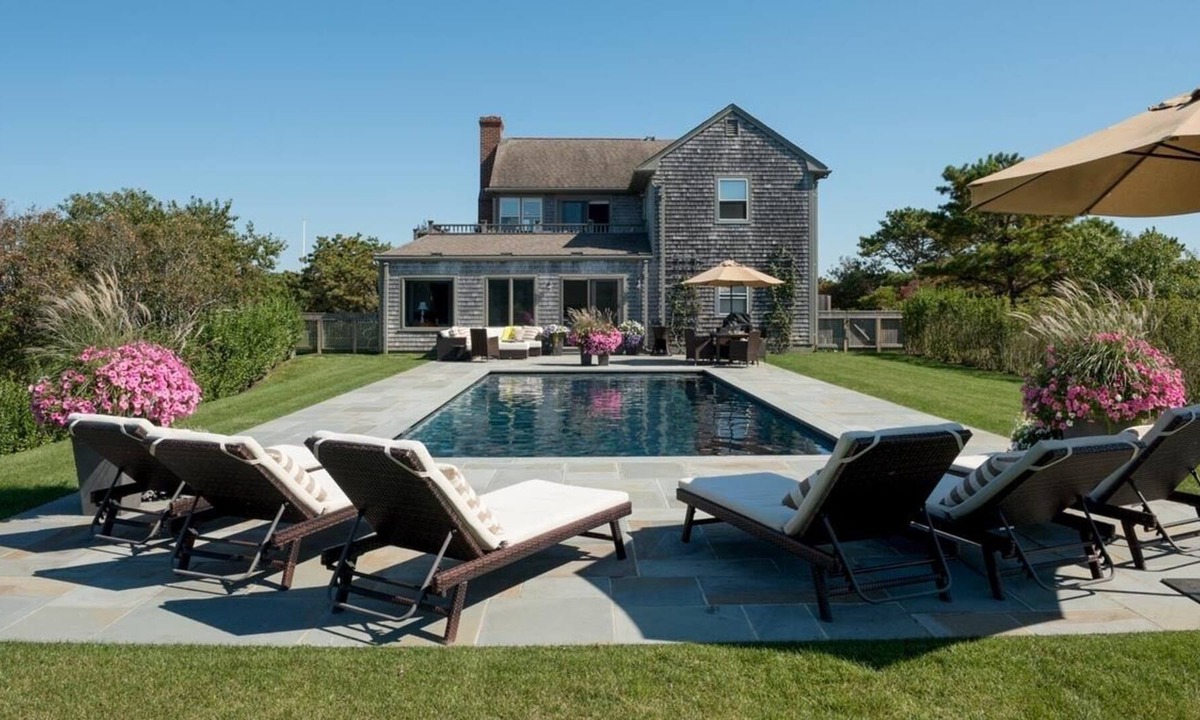 Dionis House | Luxurious with Pool and walking distance to beach in sought after Dionis.