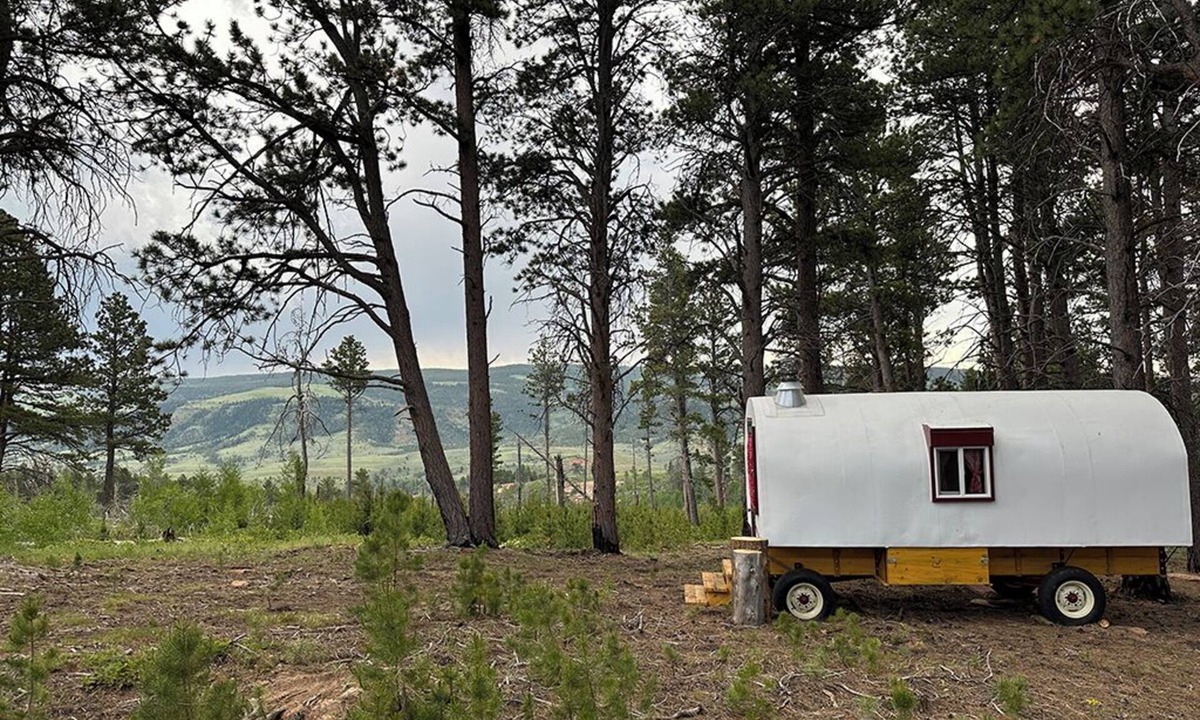 Casper House | Luxuriously Rustic Hand-Crafted Sheep Wagon in Private Wooded Area with Views