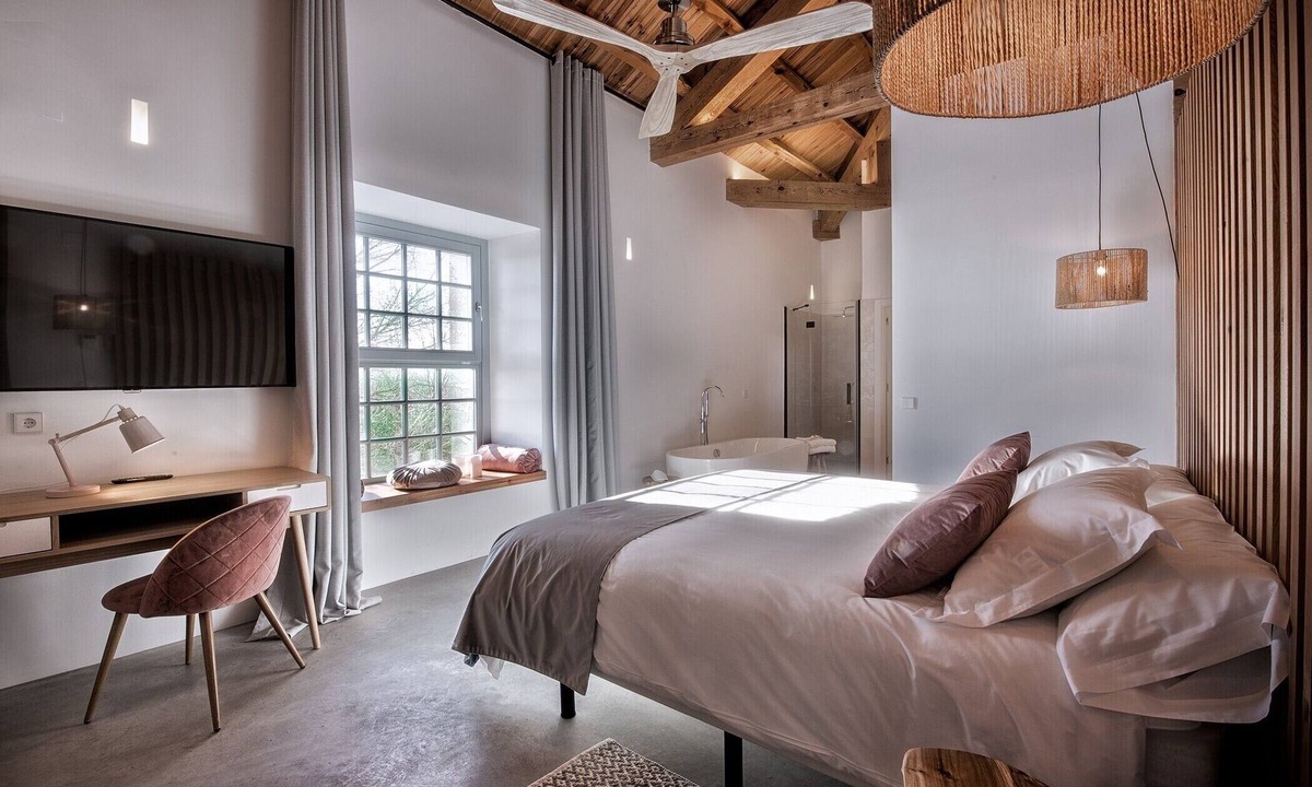 Abarca de Campos Apartment | Luxury Árbol de la Vida Room in Palencia with Wi-Fi