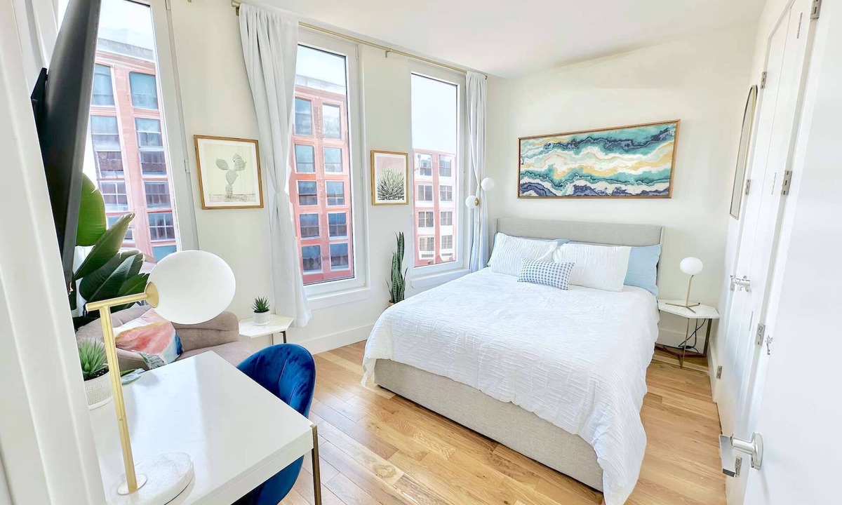 Greenpoint Apartment | Luxury 1BDR - Private Terrace - Elevator - Gym - Lounge -Rooftop - Greenpoint
