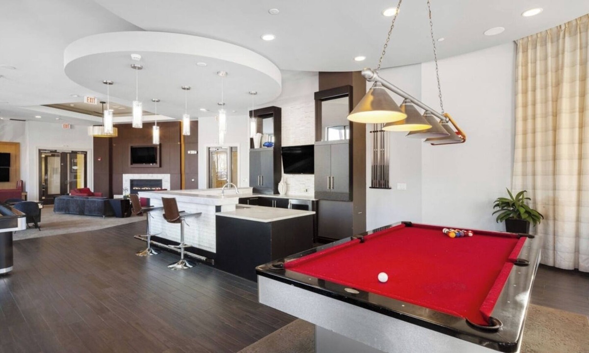 Hempstead Apartment | Luxury 2 Bed, 2 Bath Loft in Central Location!