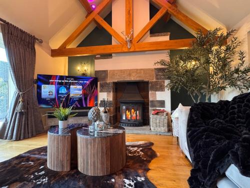 Belton House | Luxury 2 Bed Mitton Barn
