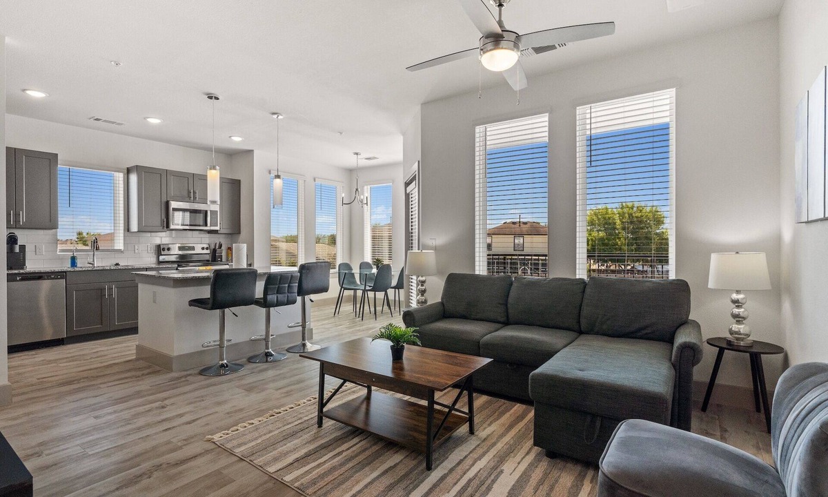 Stony Ridge North Apartment | Luxury 2BD/2BA Next to Airport 5chu