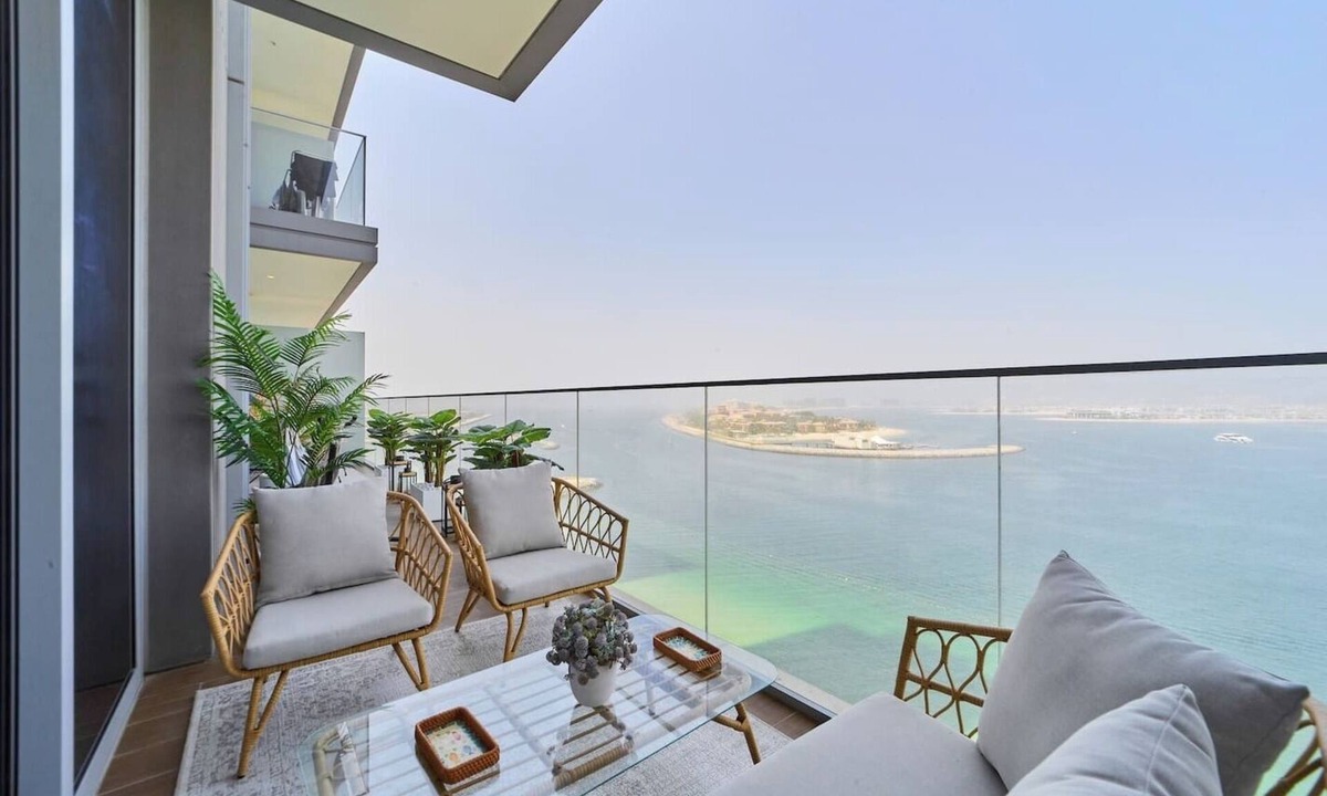 Dubai Marina Apartment | Luxury 2BR Beach Isle | Palm Views + Beach Access