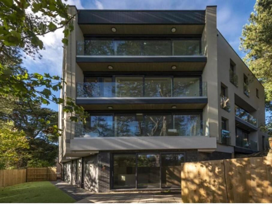 Sandbanks Apartment | Luxury 3 bed flat with large terrace, sea views and hot tub