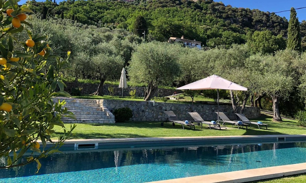 Cabris Villa | Luxury 3 bed villa with spectacular sea views, 25m heated pool & Pétanque court