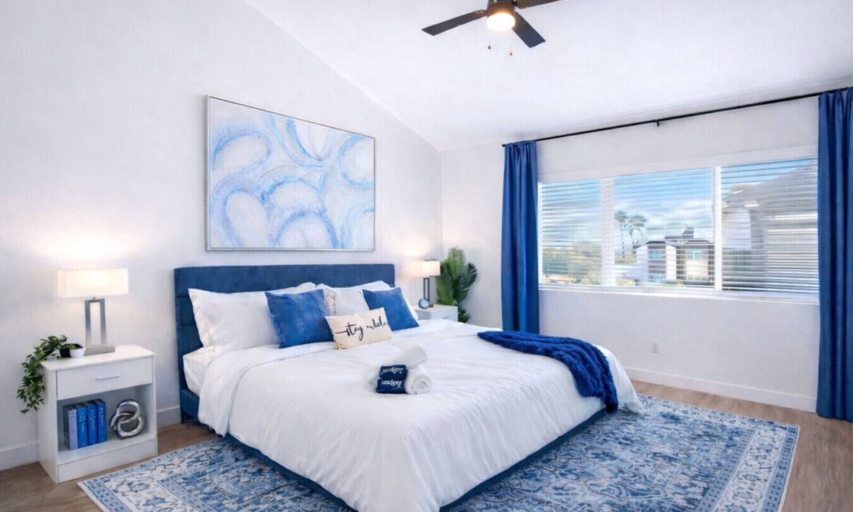 Camelback East House | Luxury 3BR Townhome: Pool- King Beds- Garage- Close to Airport