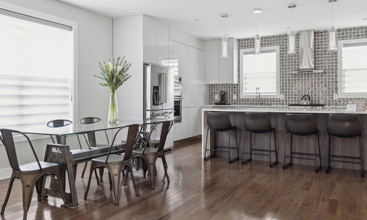Fort Dupont House | Luxury 4BR home 7 mins to US Capital, Rooftop deck, in Washington Free Parking