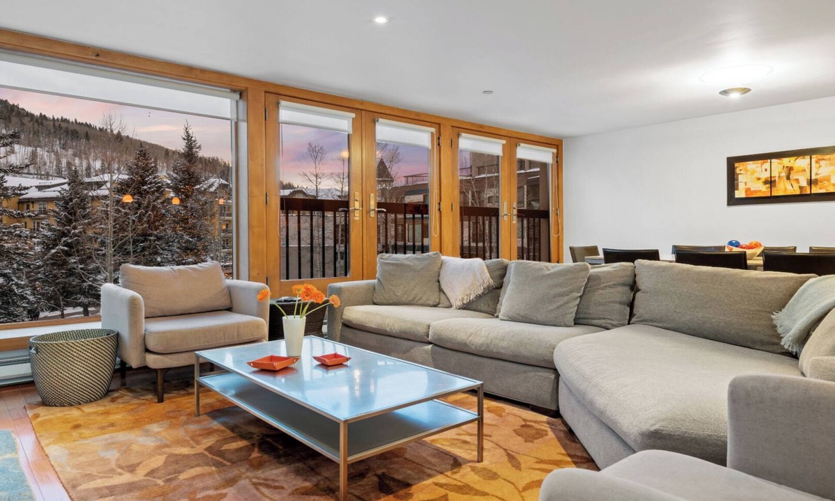 Vail Condo | Luxury 4BR Two King Suites Modern Mountain Elegance & Vail Views