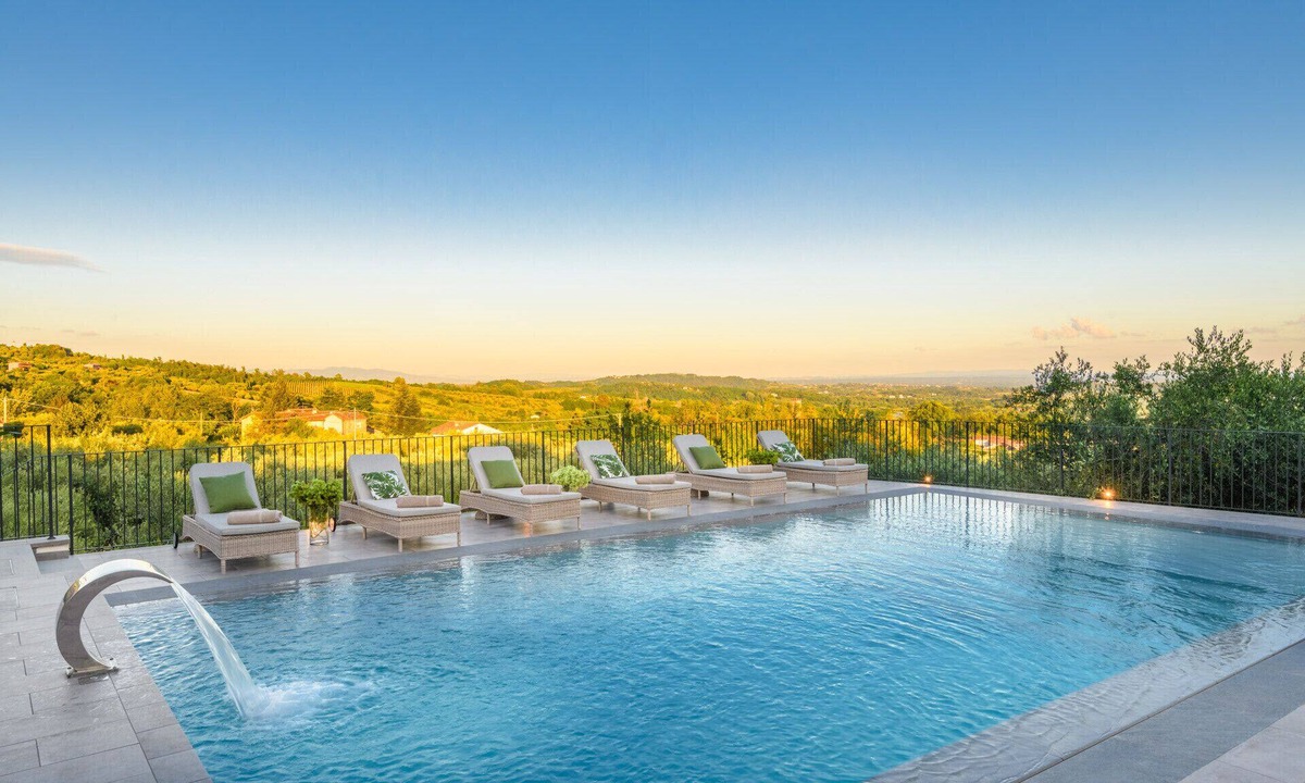 Capannori Villa | Luxury 7 Bedrooms Villa with Pool, SPA and Limitless Views