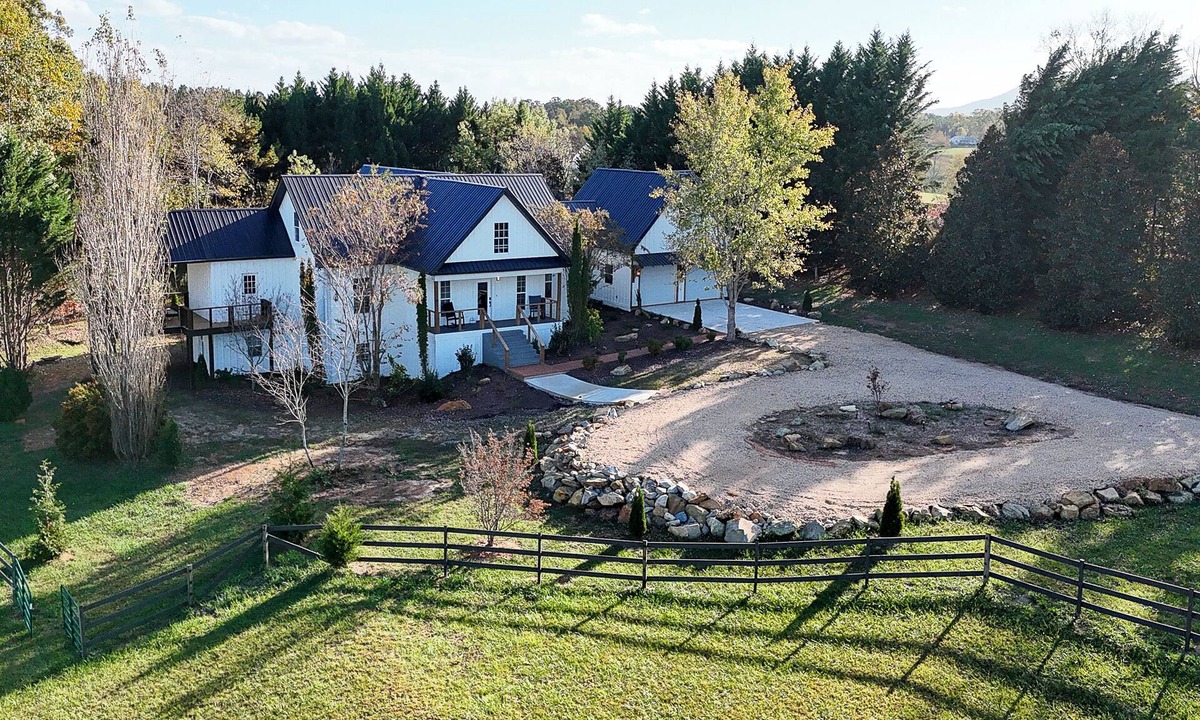 Mill Spring House | Luxury 7BR Equestrian Estate Farmhouse Near Tryon Equestrian Center/Lake Lure