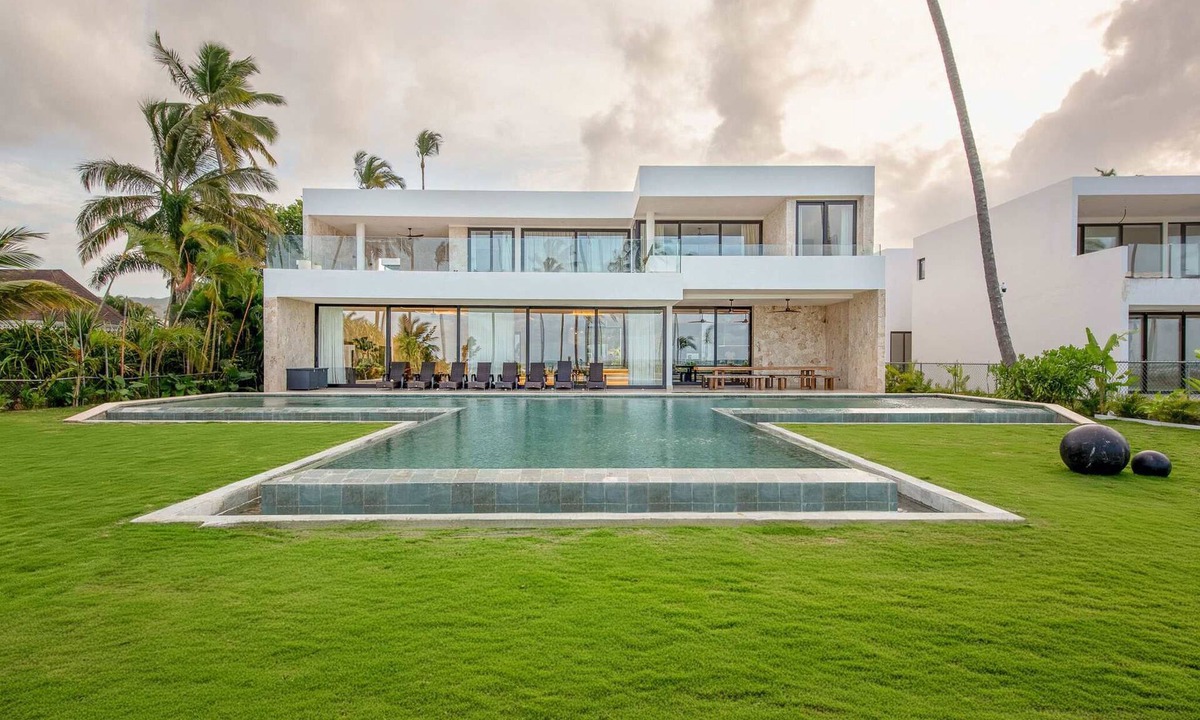 Las Terrenas Villa | Luxury 9BR Beachfront Stunner with Private Pool