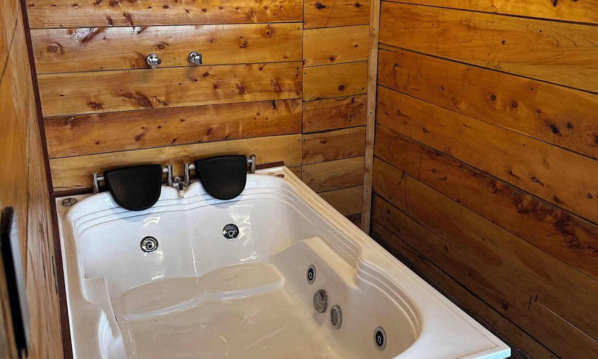 San Juan de Pasto Ski Chalet | Luxury A-Frame Chalet with Jacuzzi and Panoramic View of Laguna Cocha